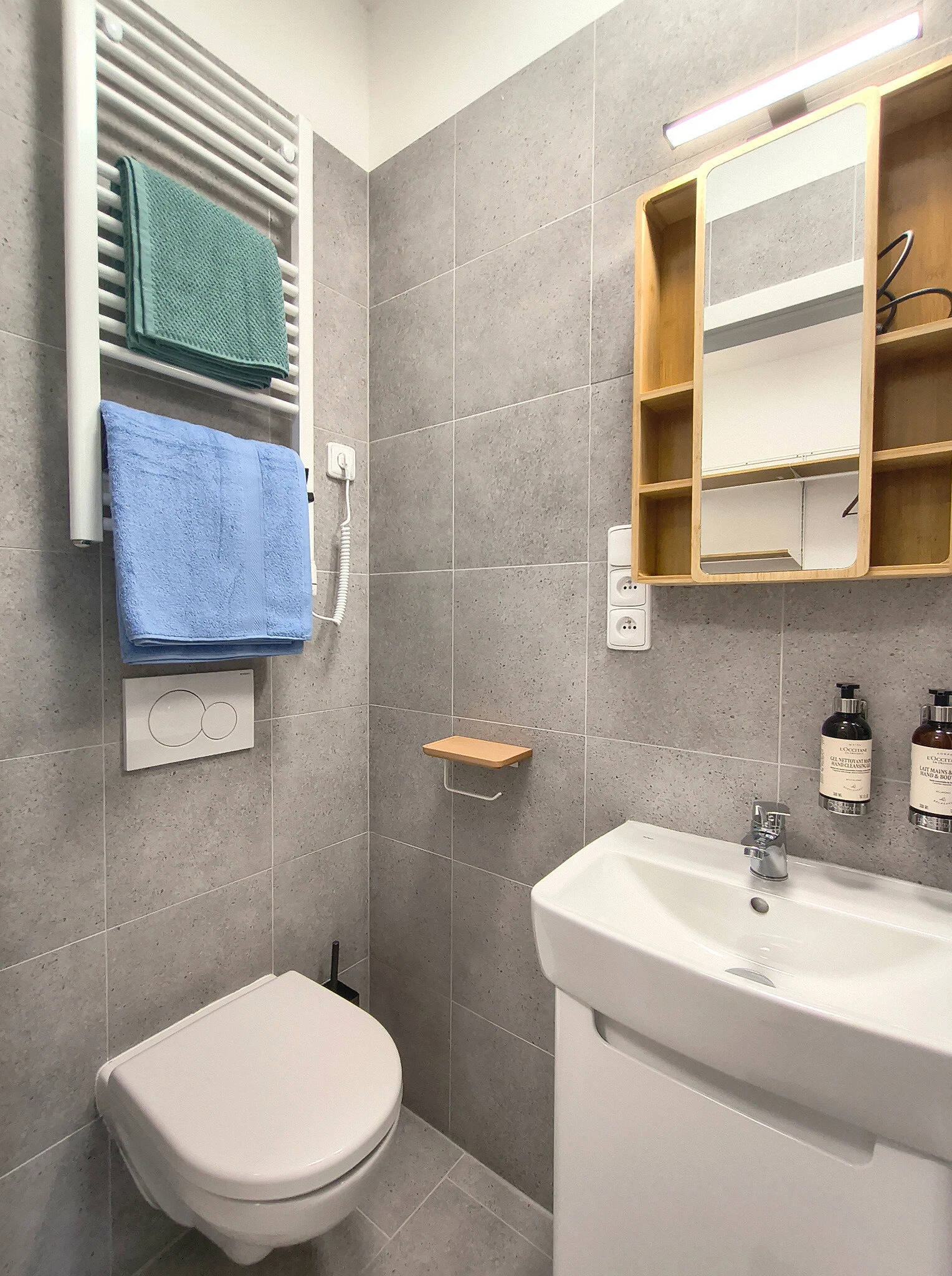 Innenraum oder Badezimmer von Zimmer 406 bei CHILL Apartments