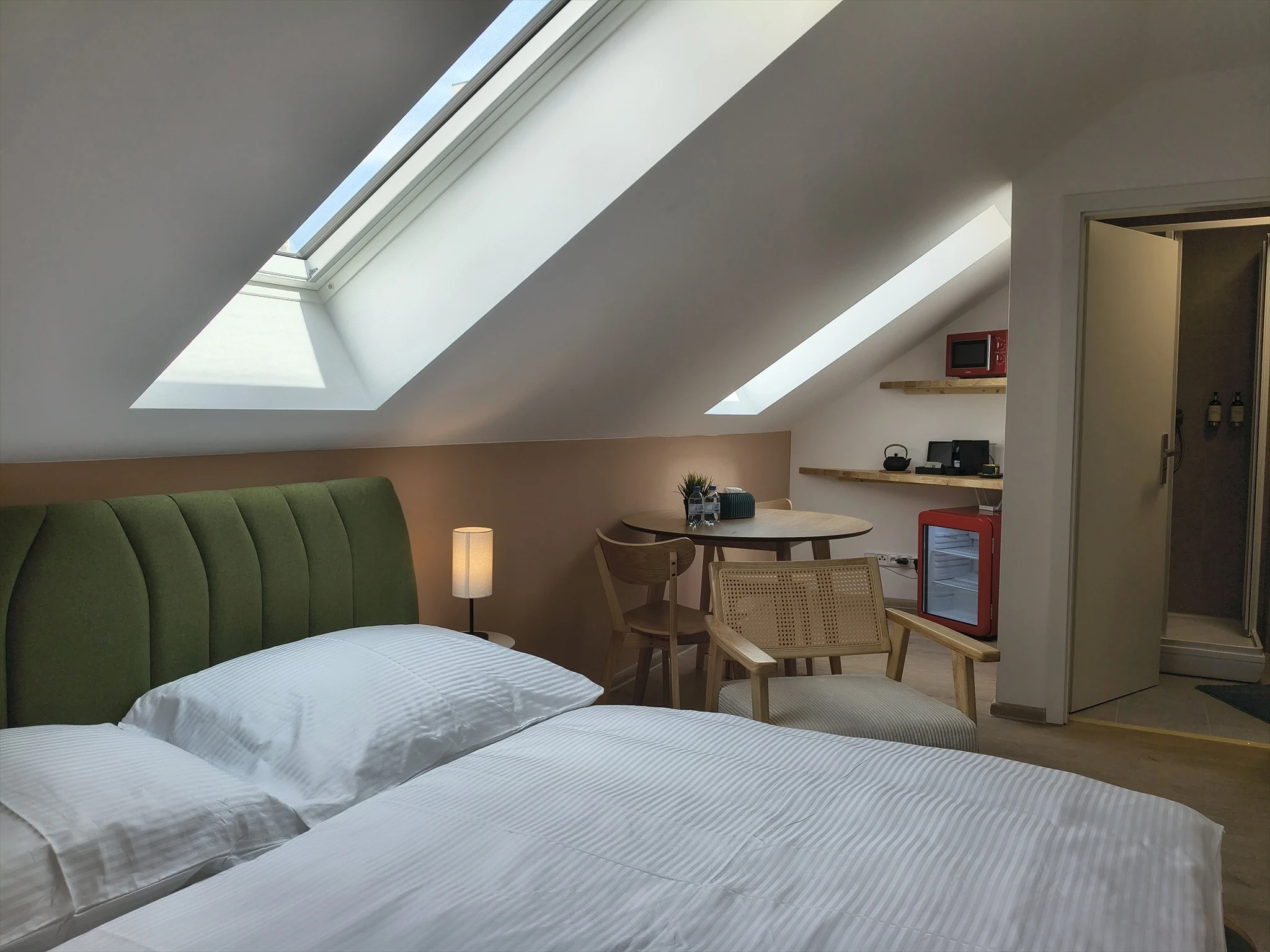 Zimmer 408 im vierten Stock der CHILL Apartments